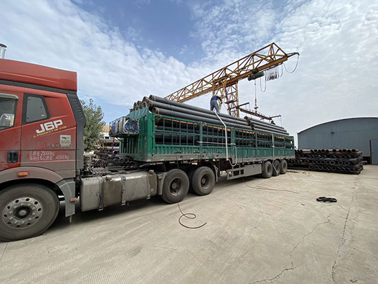 球墨鑄鐵機(jī)井管裝車發(fā)貨